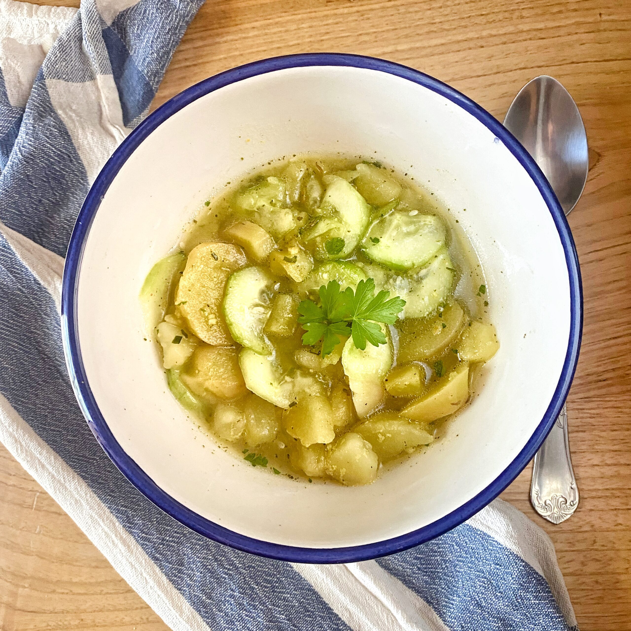 Erdäpfel-Gurken-Salat (Potato Cucumber Salad Austrian style)