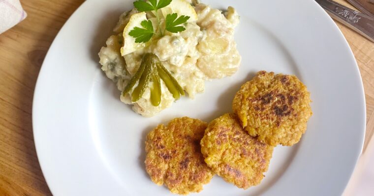 Proteinlaberln mit Erdäpfel-Mayo-Salat (Protein Patties with Potato Mayonnaise Salad)