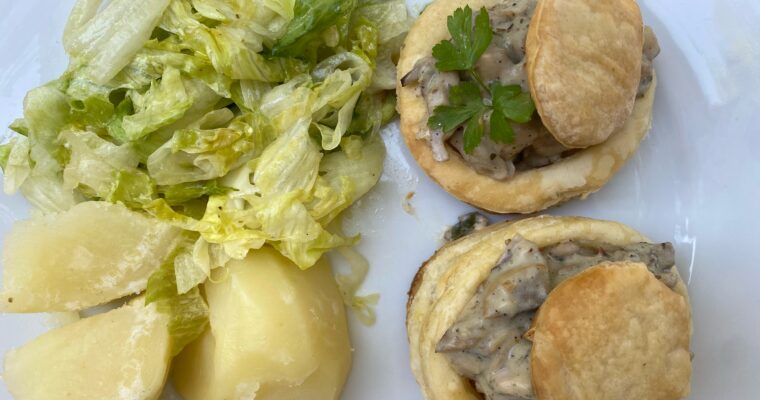 Vol en Vent aux Jacquier et Champignons (Puff Pastry with Jackfruit and Champignon filling)