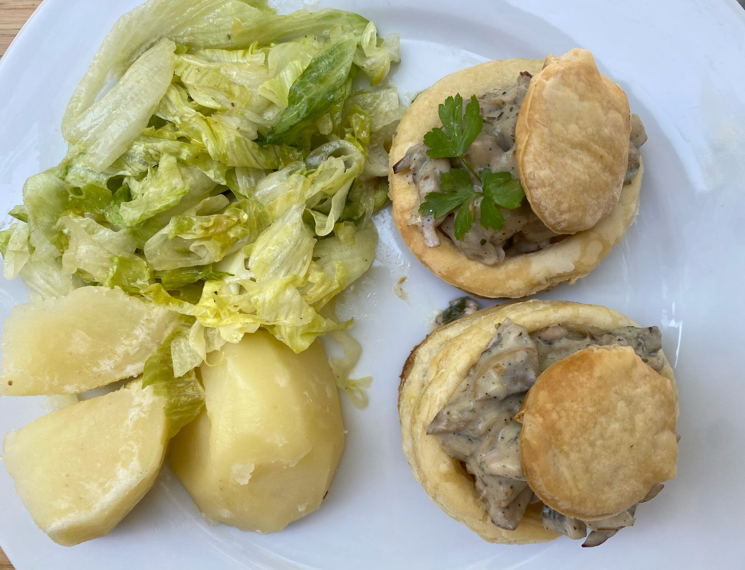 Vol en Vent aux Jacquier et Champignons (Puff Pastry with Jackfruit and Champignon filling)